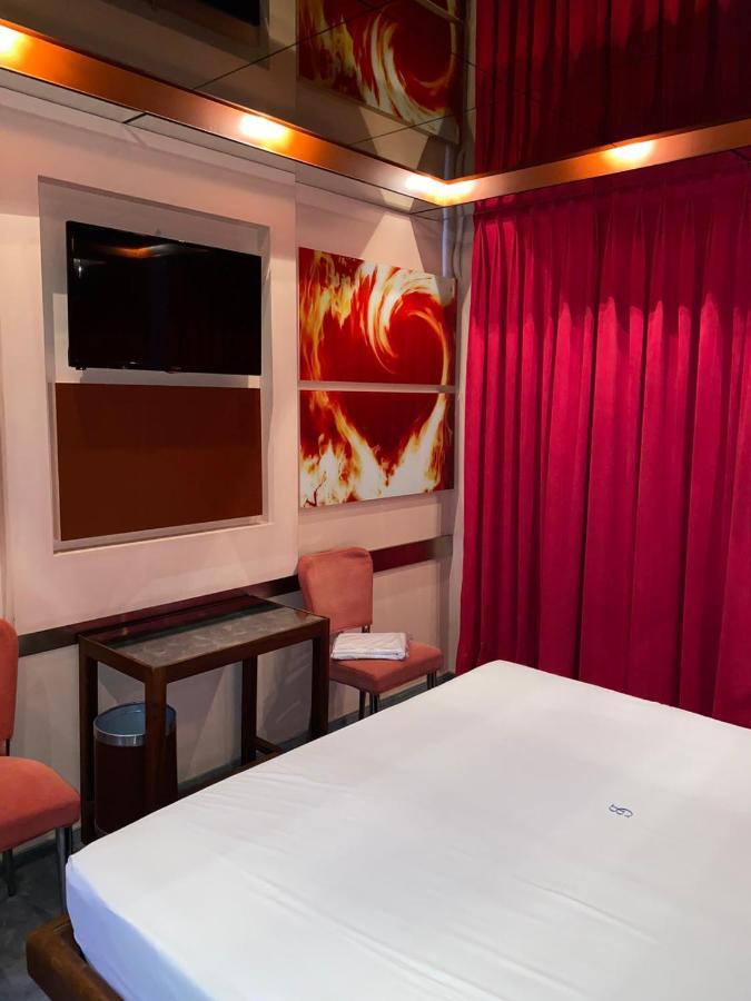 The Crystal Blue Xaidari Hotel Skaramangas Екстер'єр фото